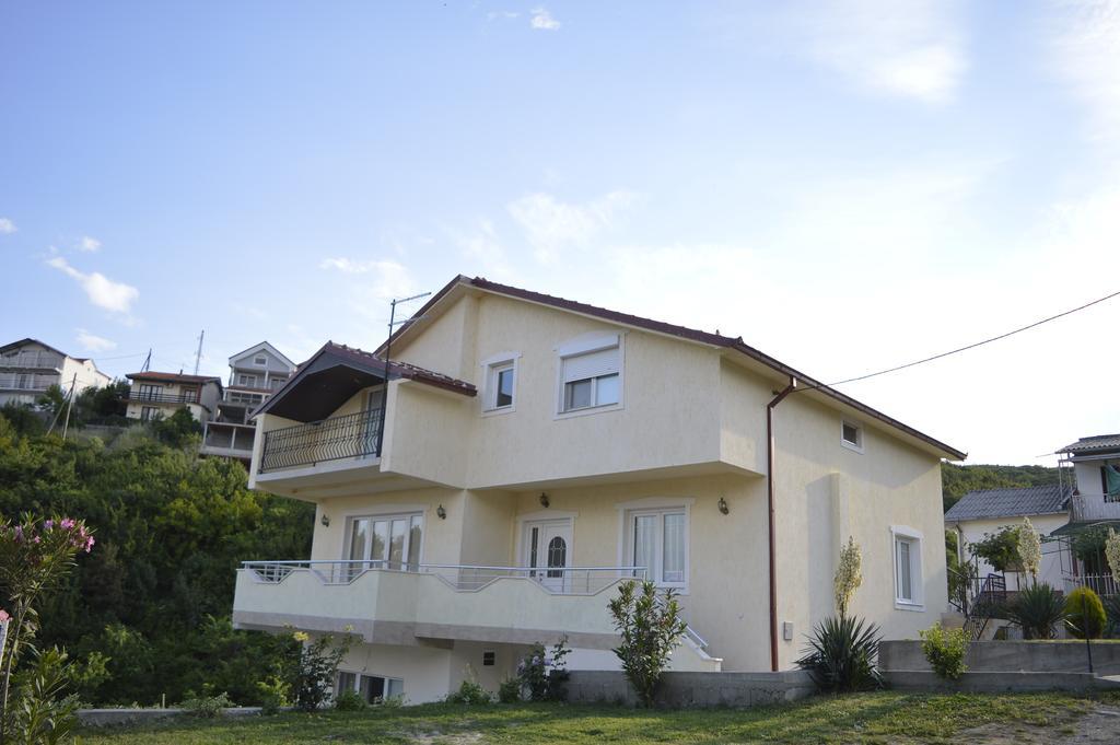 Guest Home Elena Dojran Exterior photo