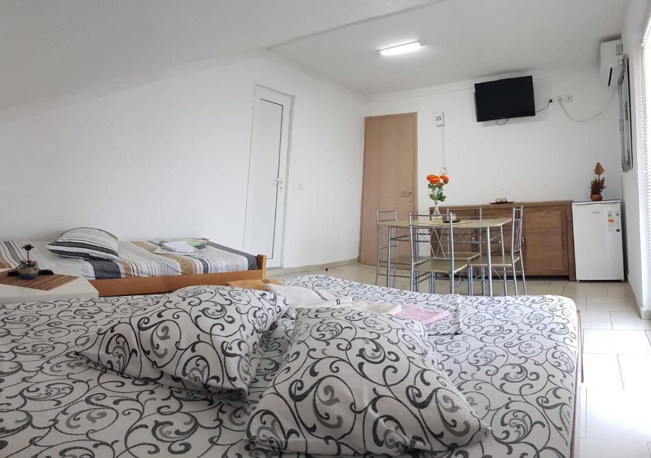 Guest Home Elena Dojran Exterior photo